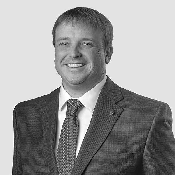 10 Jonathan Jacobson BI9A0272 B&W 600px sq ©2026 Eric van den Brulle