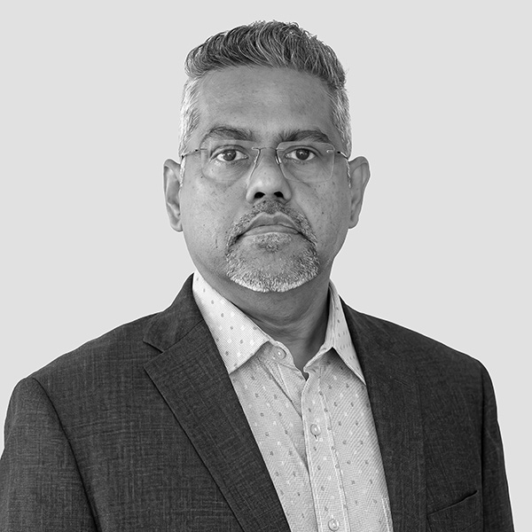 Harish Meghani evbphoto retouching B&W 600px sq