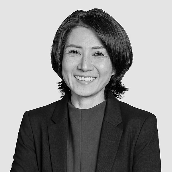 Ayako Nakayama evbphoto.com retouching B&W 600px sq v01