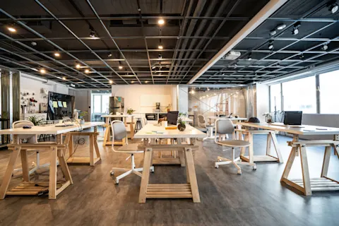 Calcul du prix d'un local commercial : méthodes, formules et exemples concrets