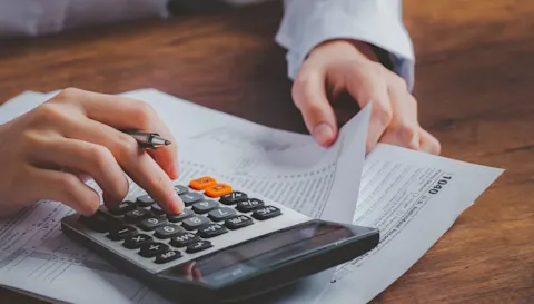 Réduction d'impôt avec le dispositif Loc'Avantages pour un investissement locatif maximisé. Découvrez les avantages fiscaux de ce dispositif qui s'applique à de nombreux biens en France. 