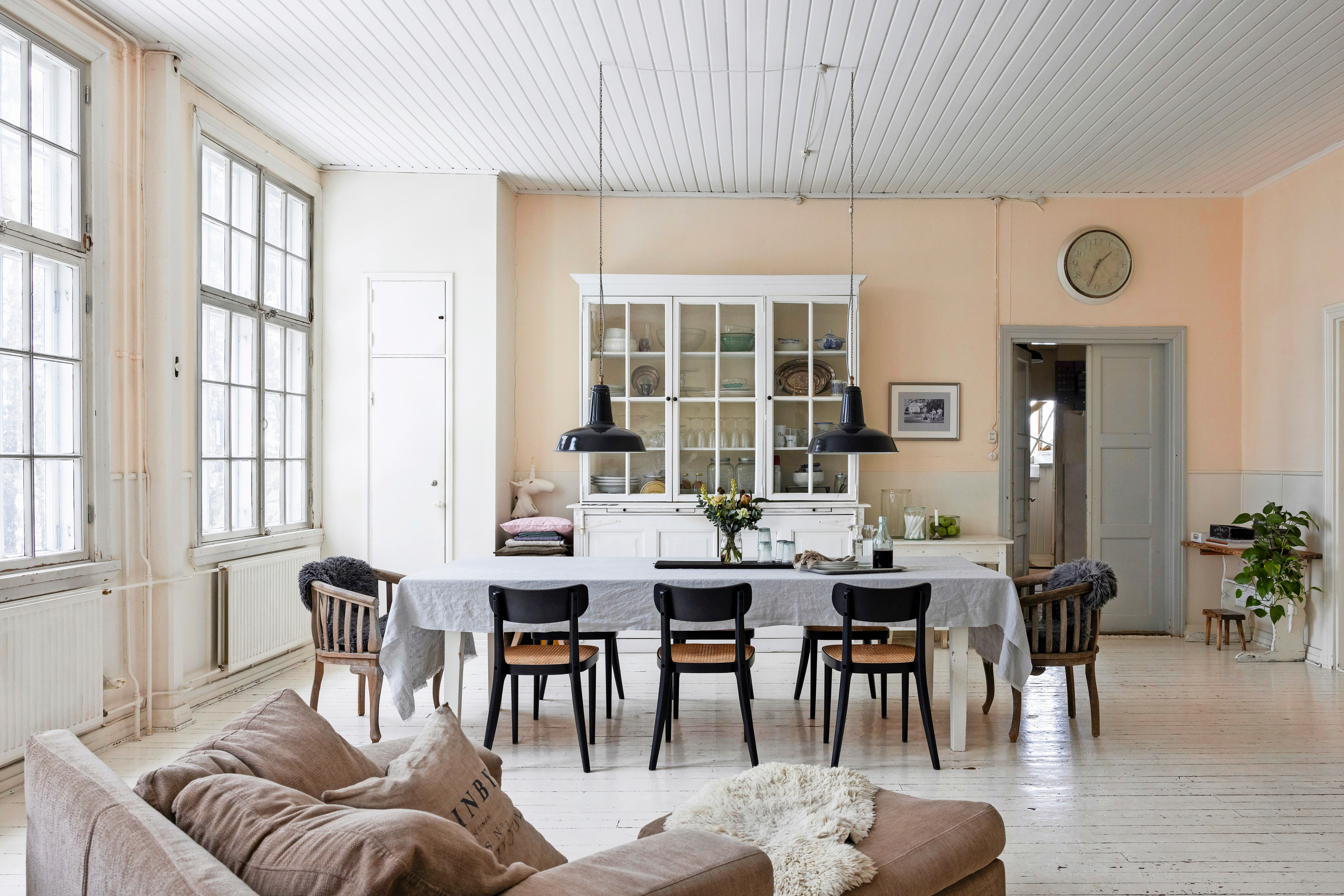 High-ceilinged dining area in the gym
