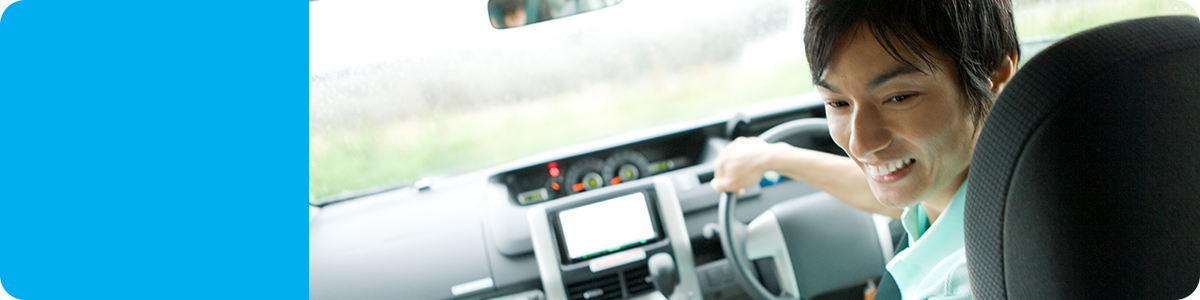 車を運転する人の写真
