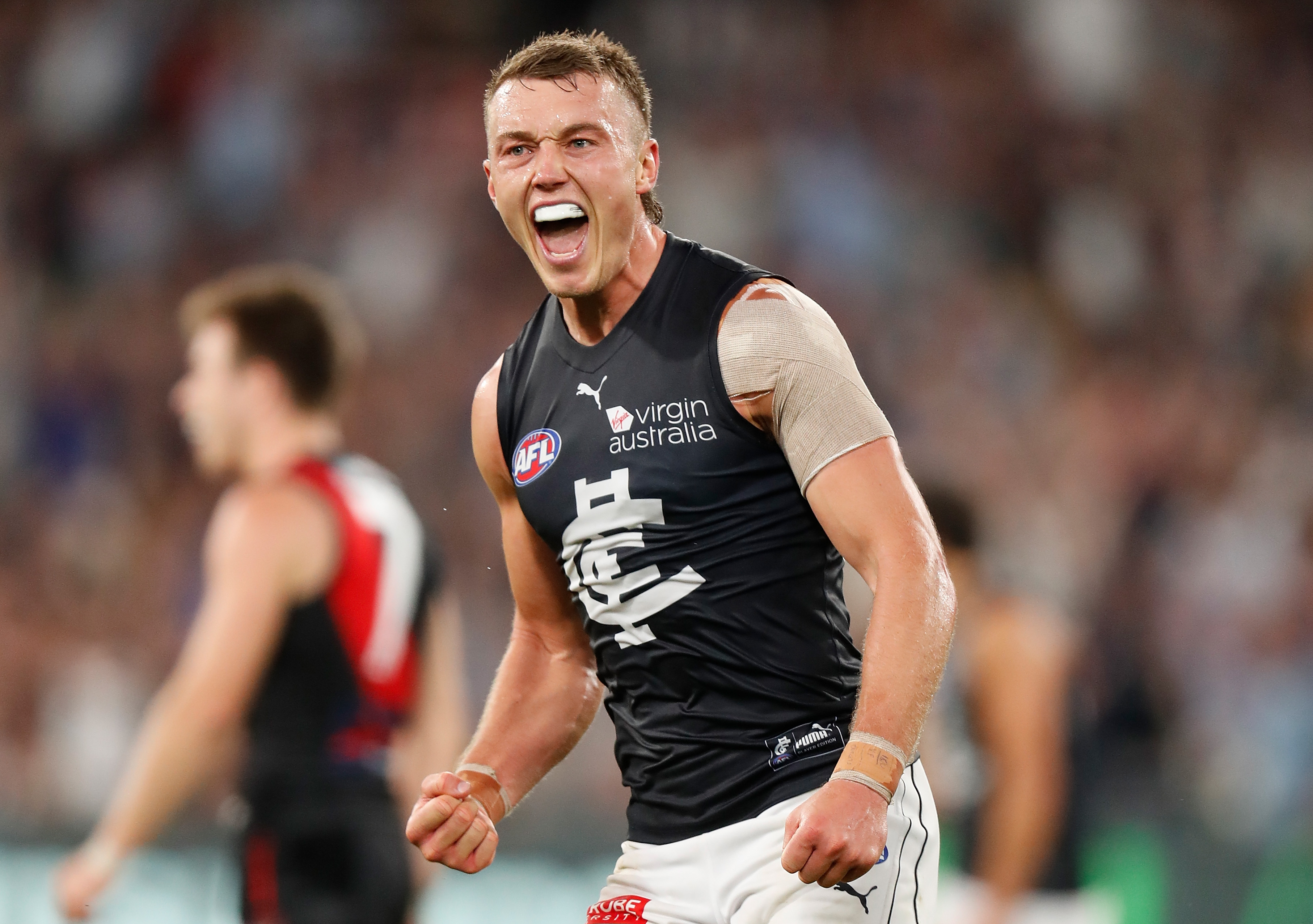 Carlton outlast historical rival Essendon in old-fashioned shootout - Vimarsana News