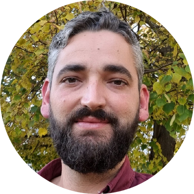 Carlos Martin headshot