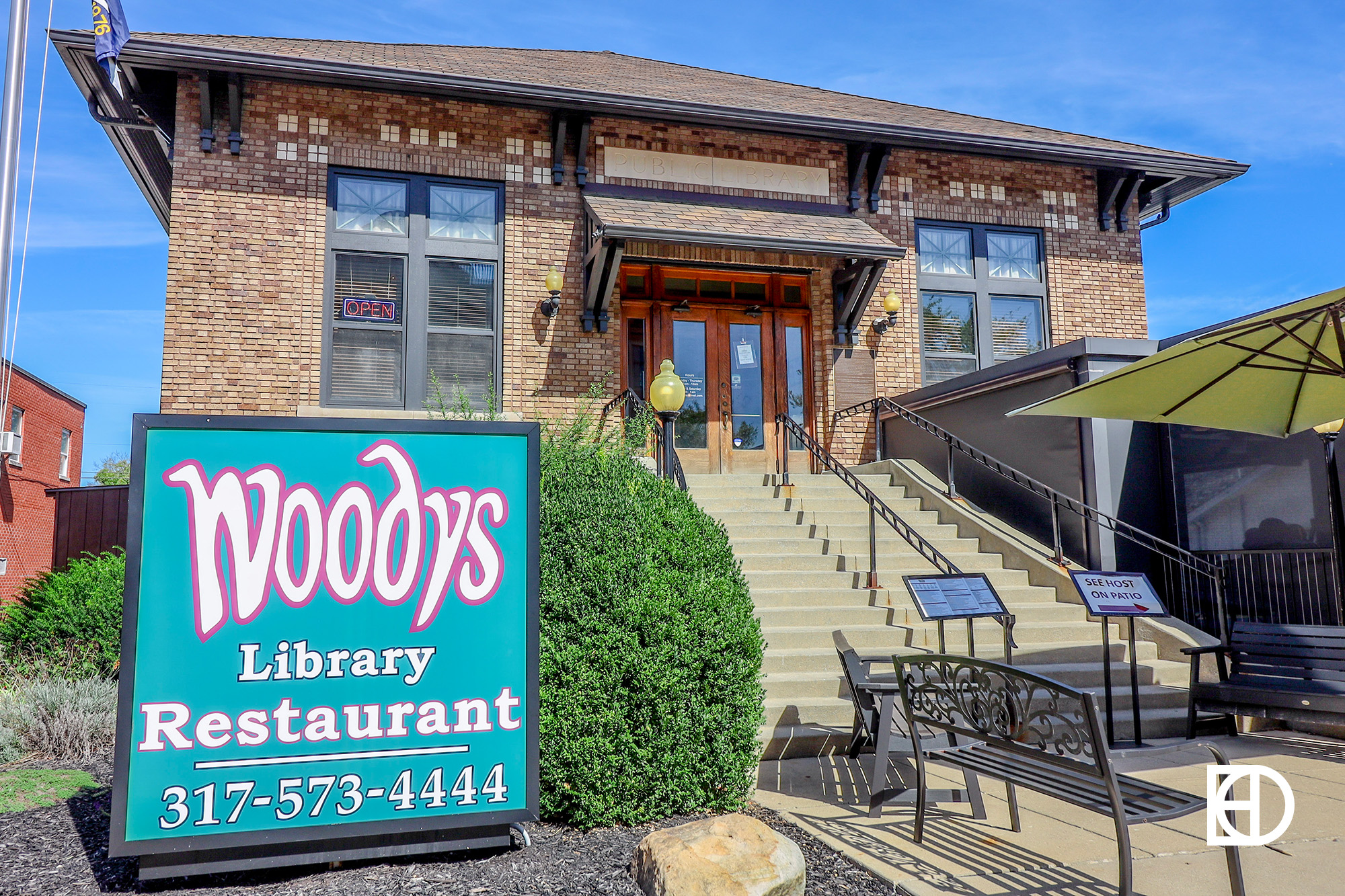 Woodys Library Restaurant