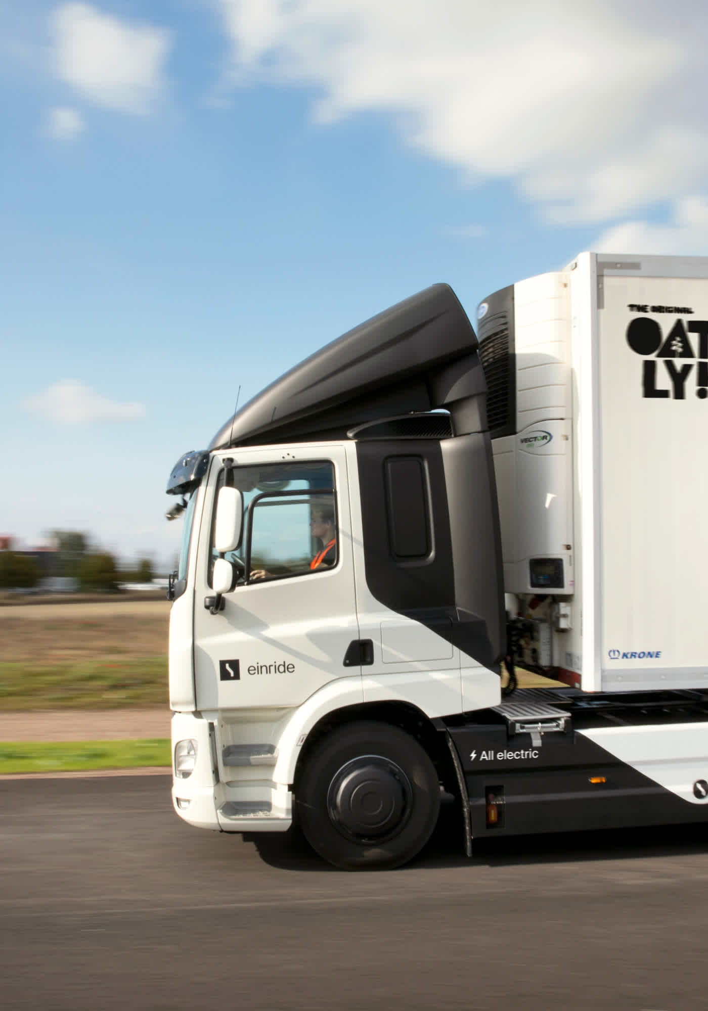 Oatly truck sideview