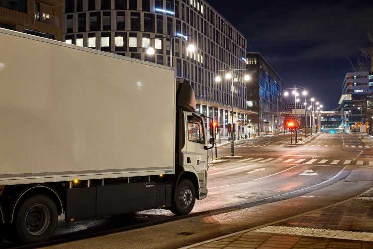 Einride electric truck driving in Stockholm city at night