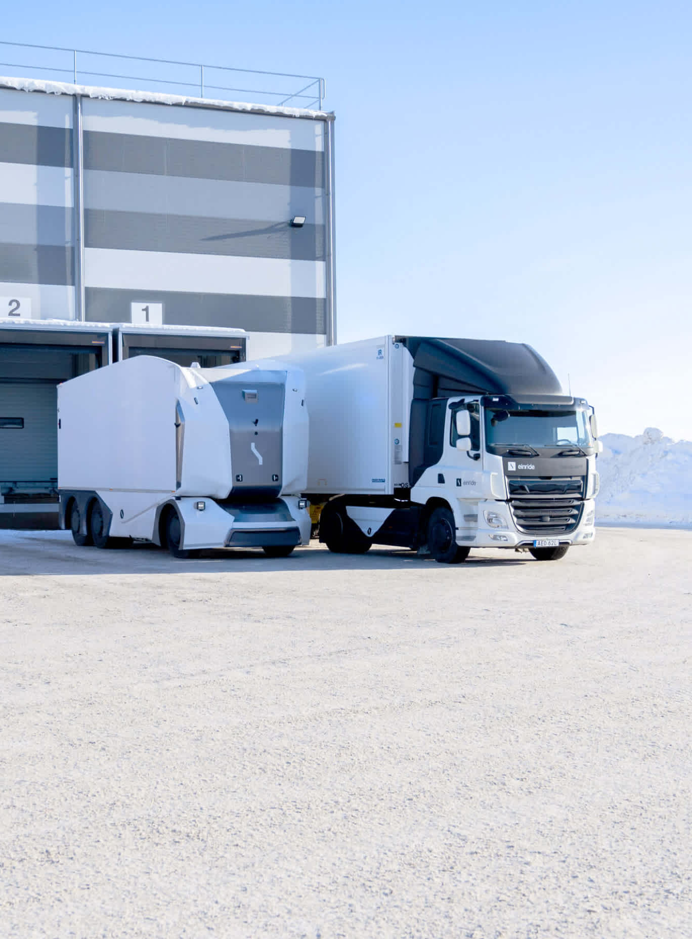 Einride pod & truck - ship with us