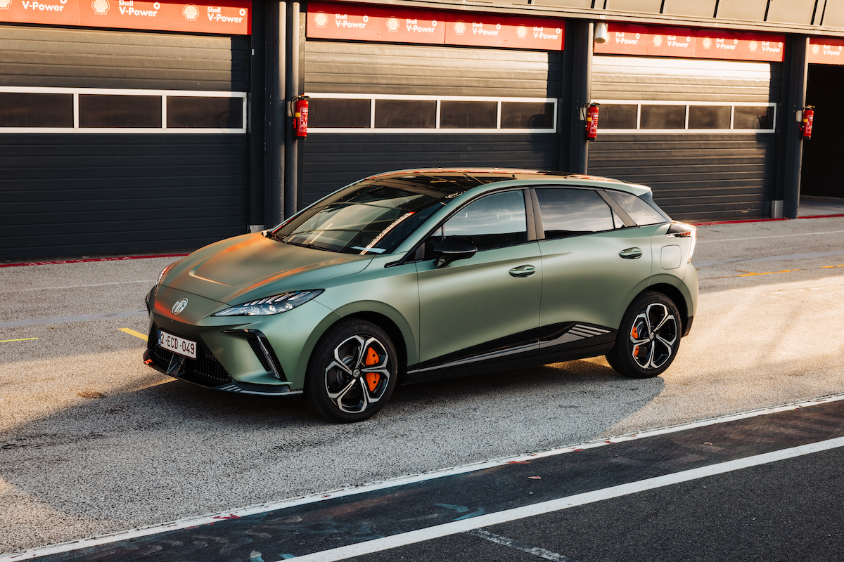 Mg4 Charge Rack Essai Charging Station : MG4 XPower - AutoScout24