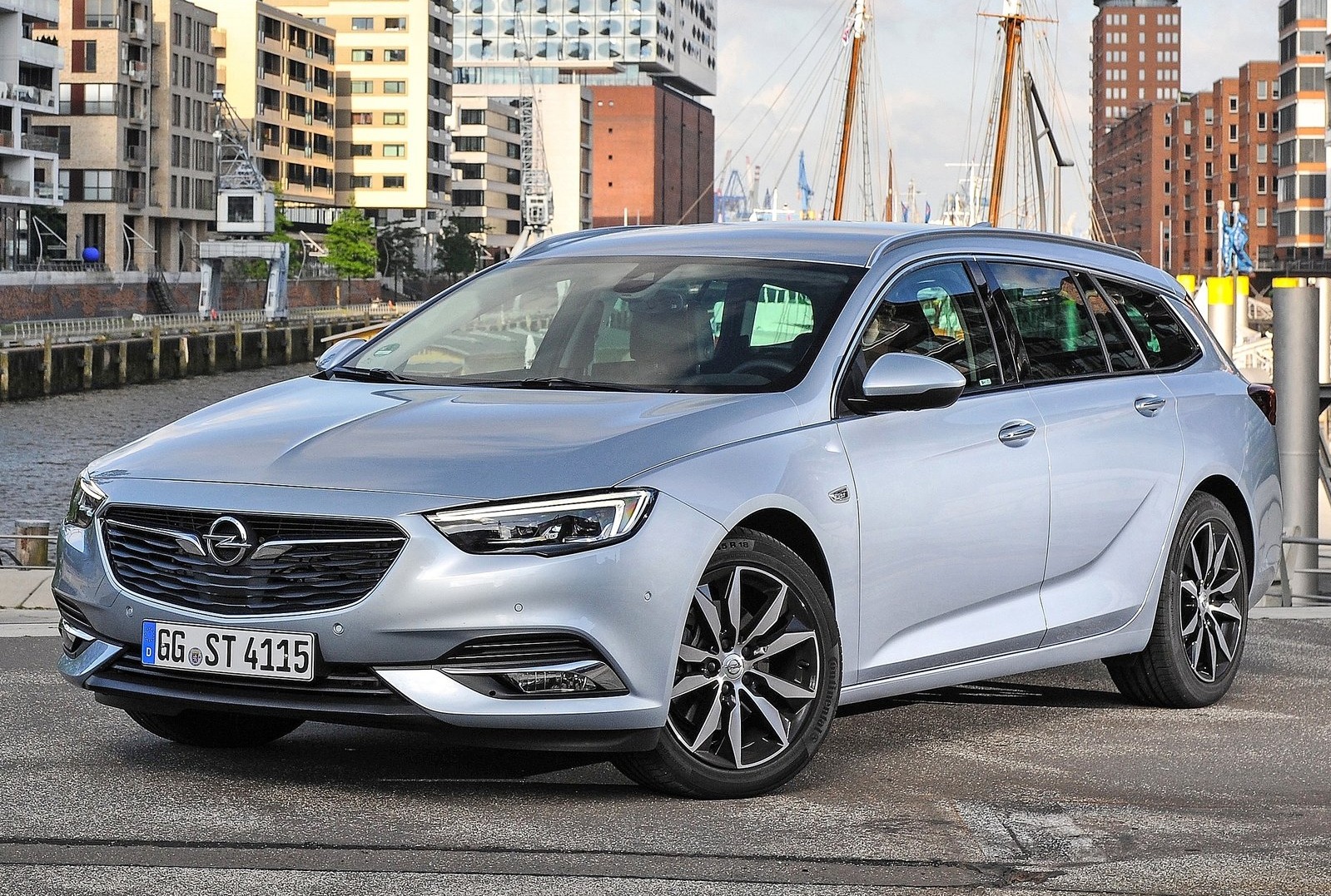 Opel Insignia Sports Tourer - Infos, Preise, Alternativen - AutoScout24