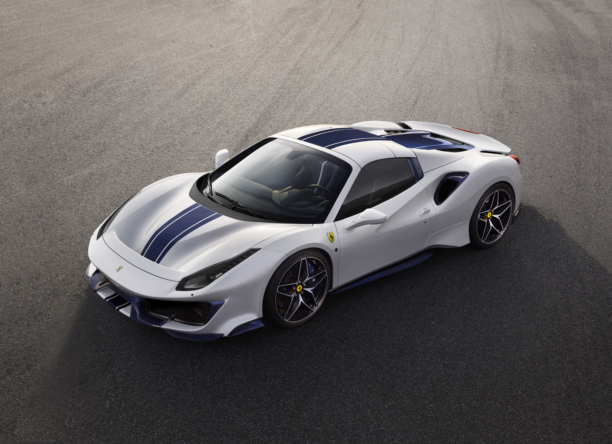 180942-car-488-pista-spider.jpg