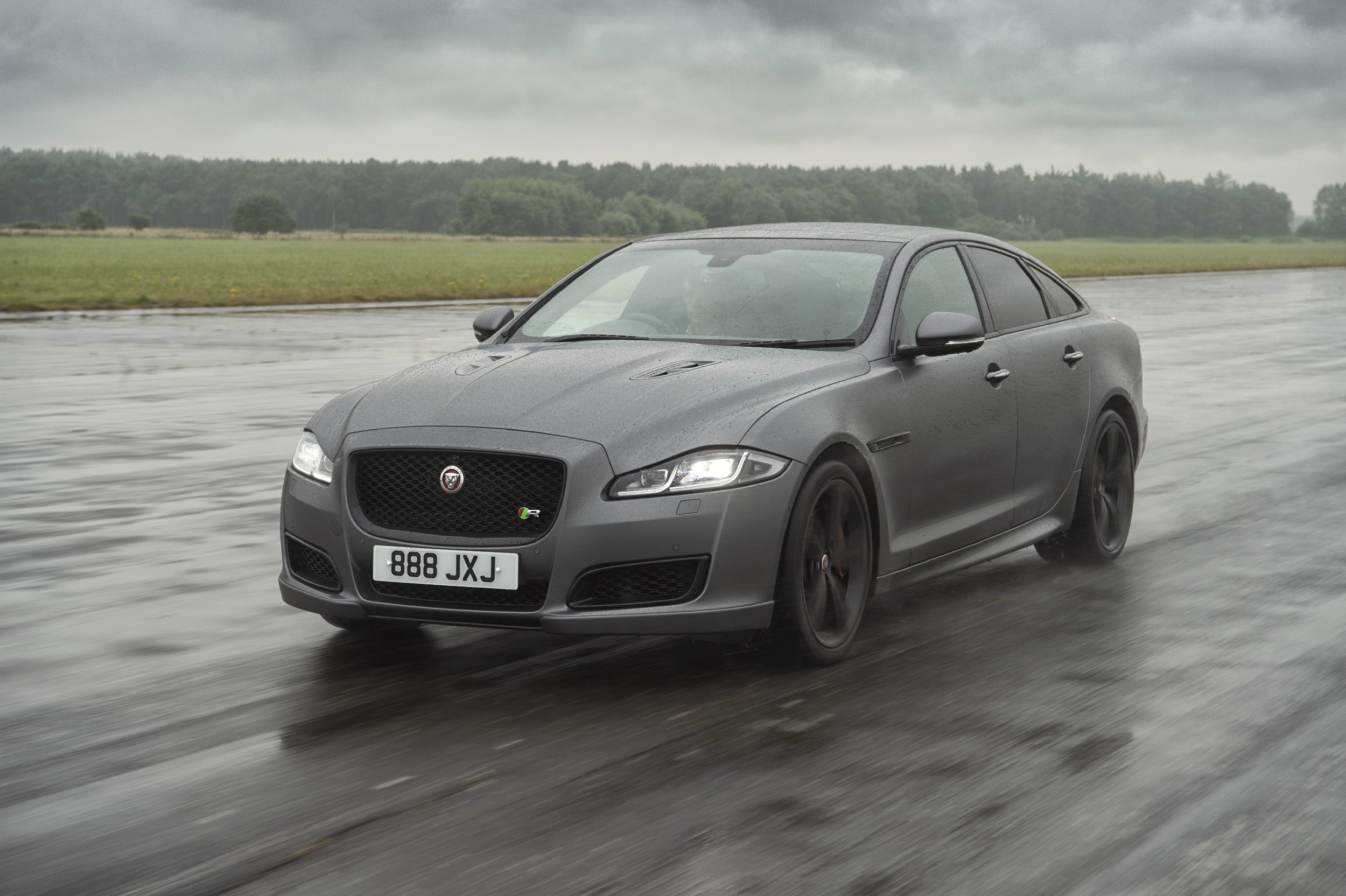 Jaguar's Latest Is a 575 Hp, 300 Km/h Sedan - AutoTrader.ca