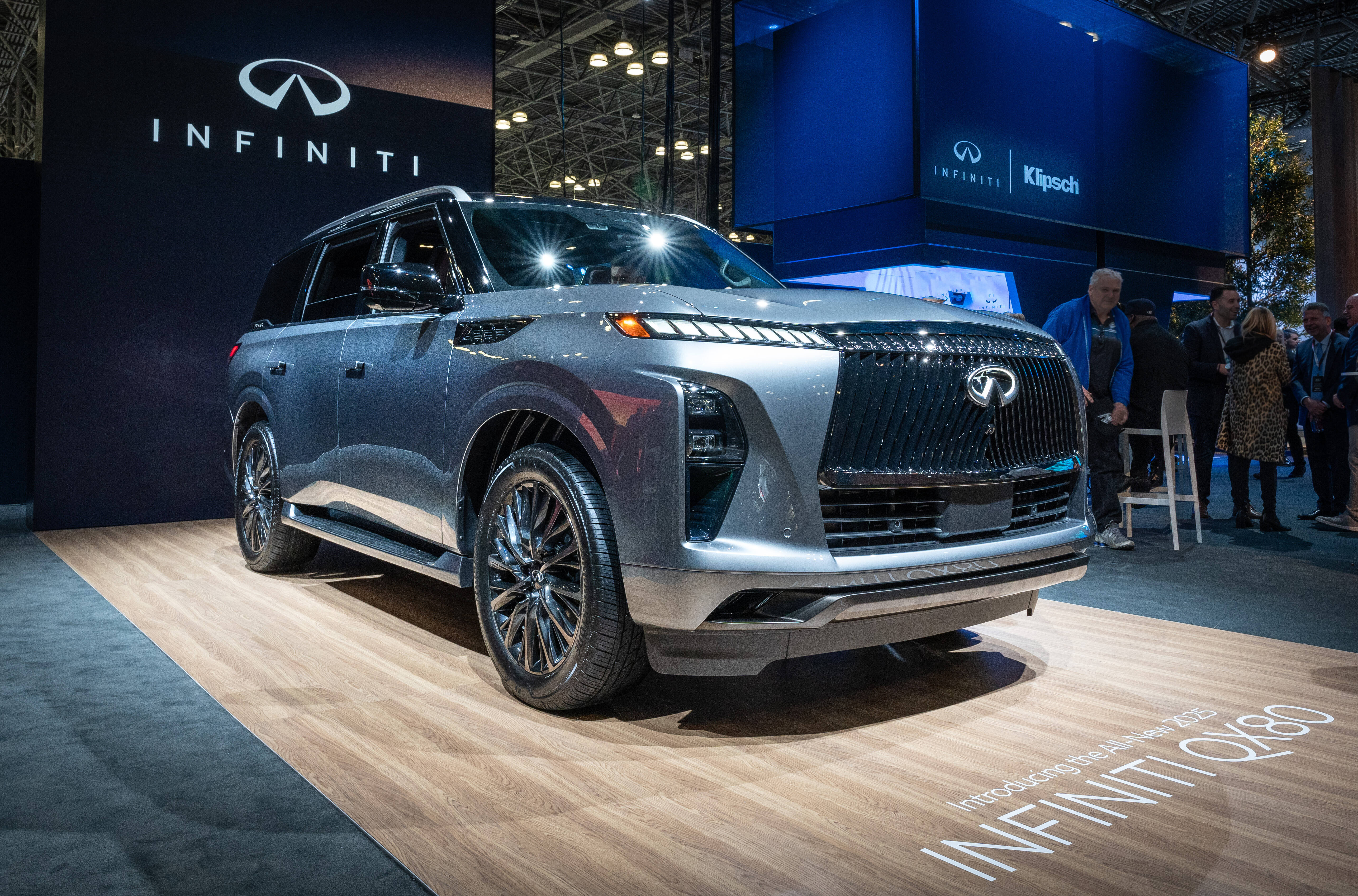 Preview: 2025 Infiniti QX80 Finally Gets a Dramatic New Look