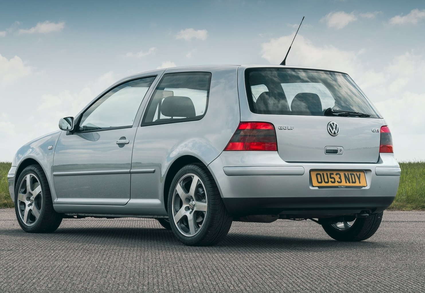 ontsnappen ga sightseeing Disco Volkswagen Golf 4: afmetingen, interieurs, motoren, prijzen en concurrenten  - AutoScout24