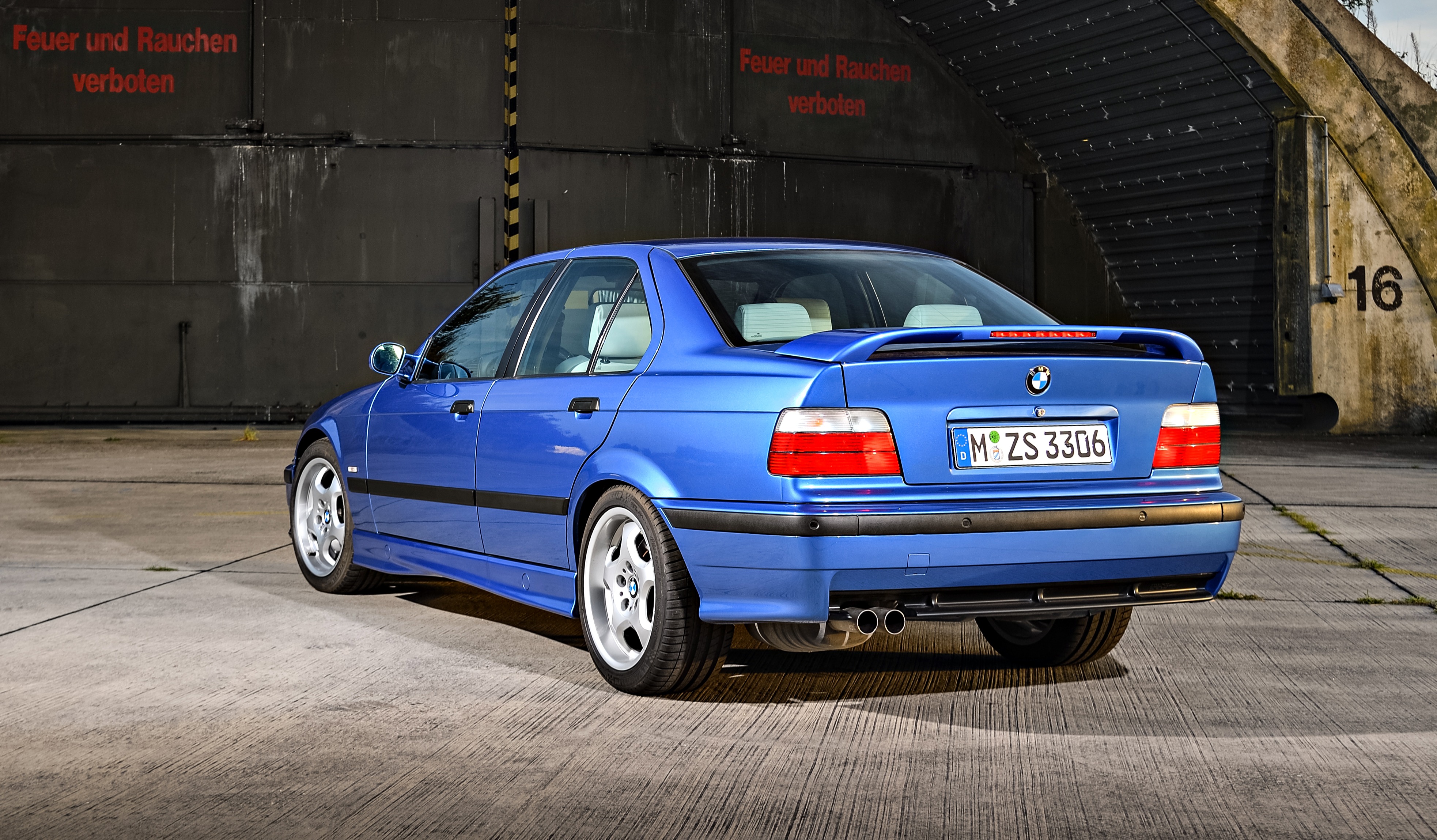 BMW Serie (E36): afmetingen, interieurs, motoren, prijzen en concurrenten - AutoScout24