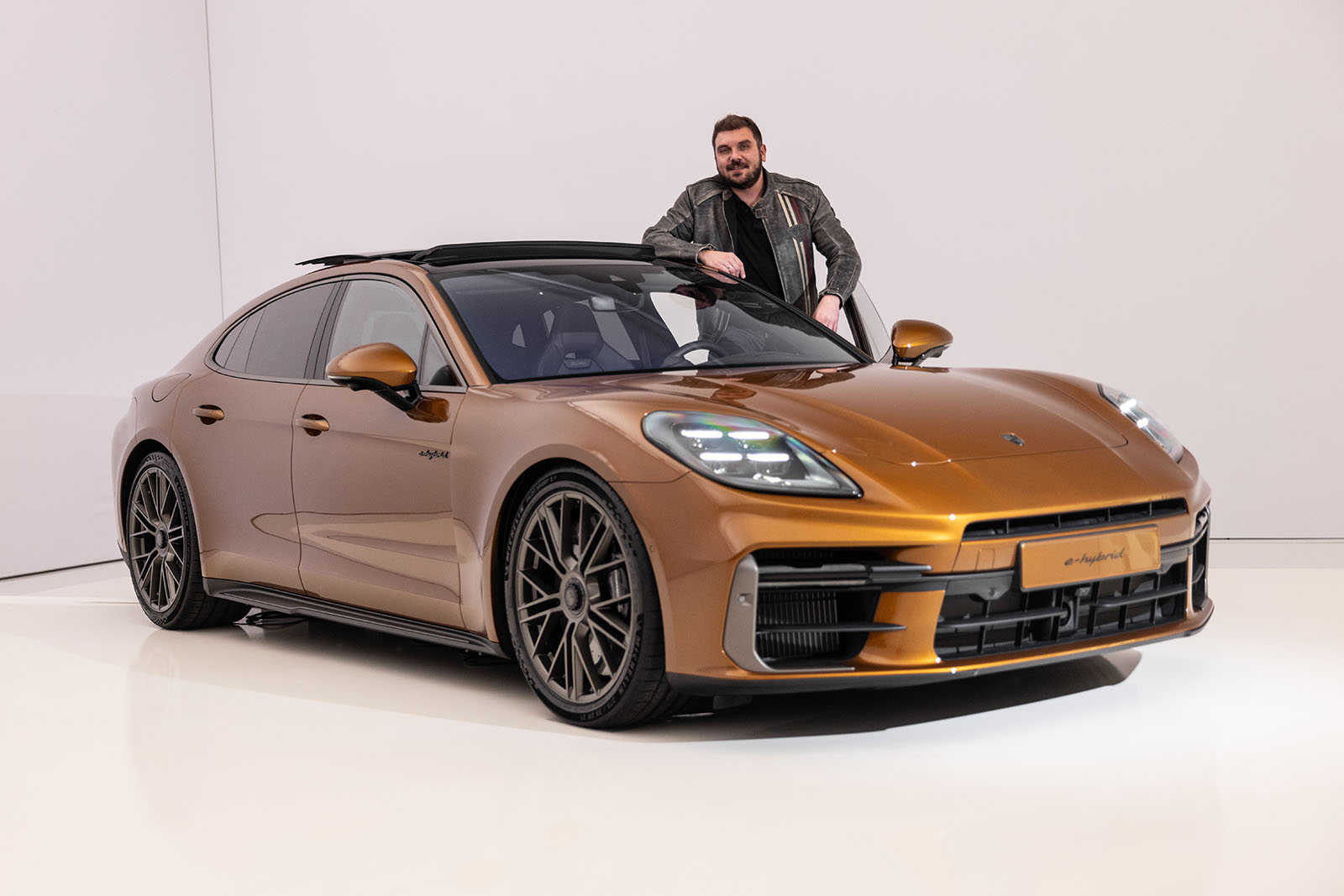 Porsche Panamera Turbo E-Hybrid Fotostudio