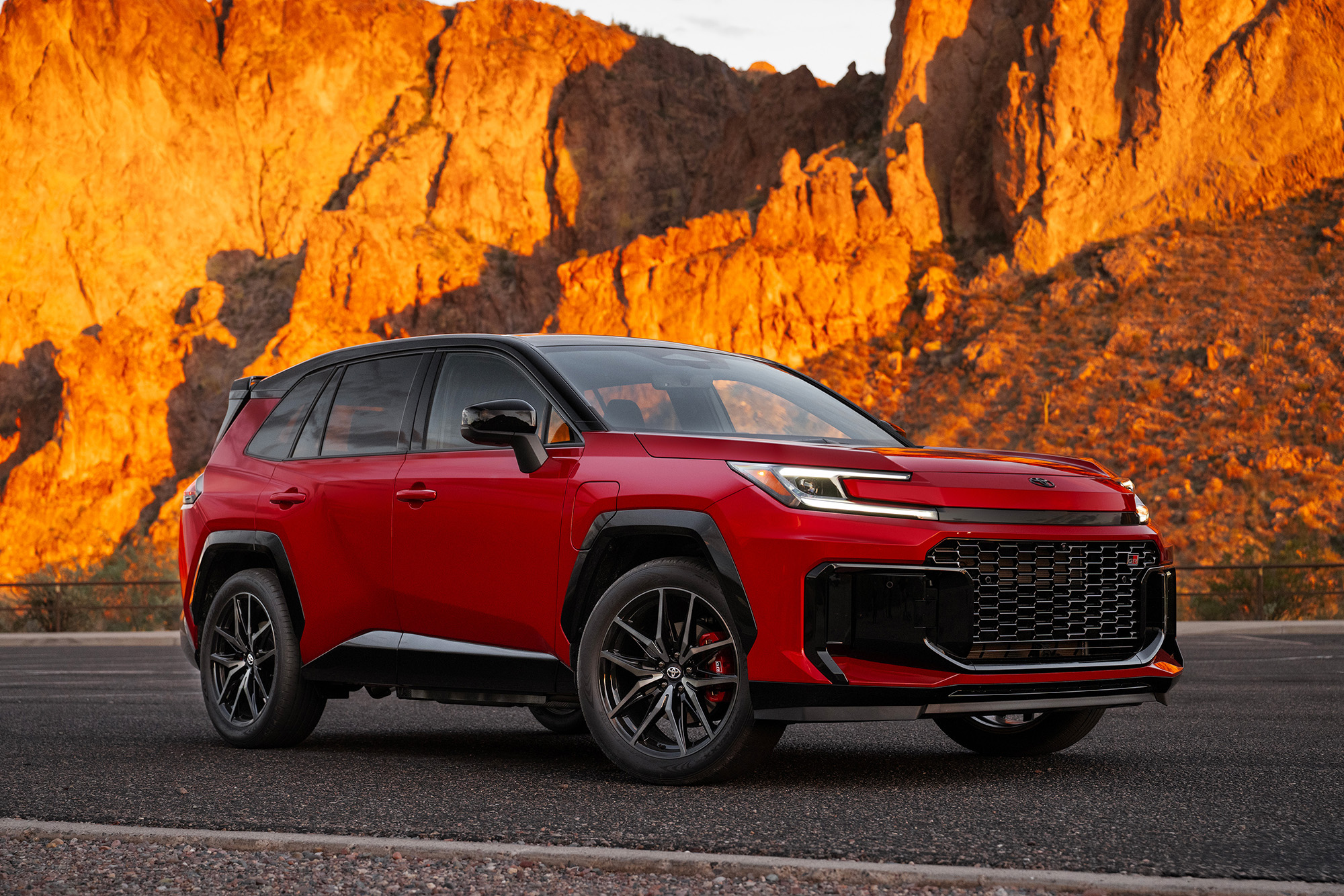 2026　新型　トヨタ　RAV4　PHEV　ミニカー　おまけ付き 1⁄30 トヨタ 新型RAV4豊田 PHV ラブフォーPHV カラー 2つセット