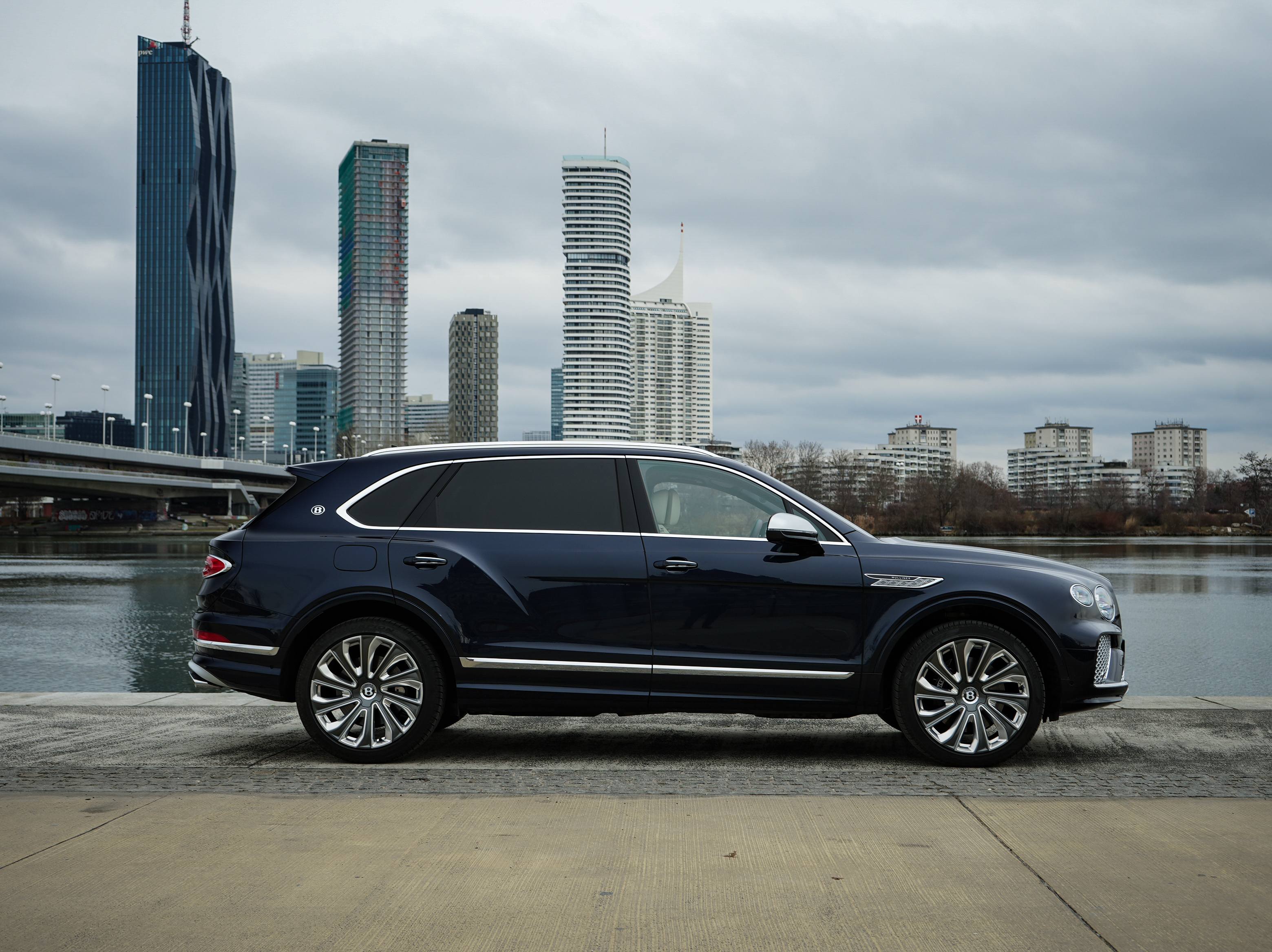Bentley Bentayga_seitlich