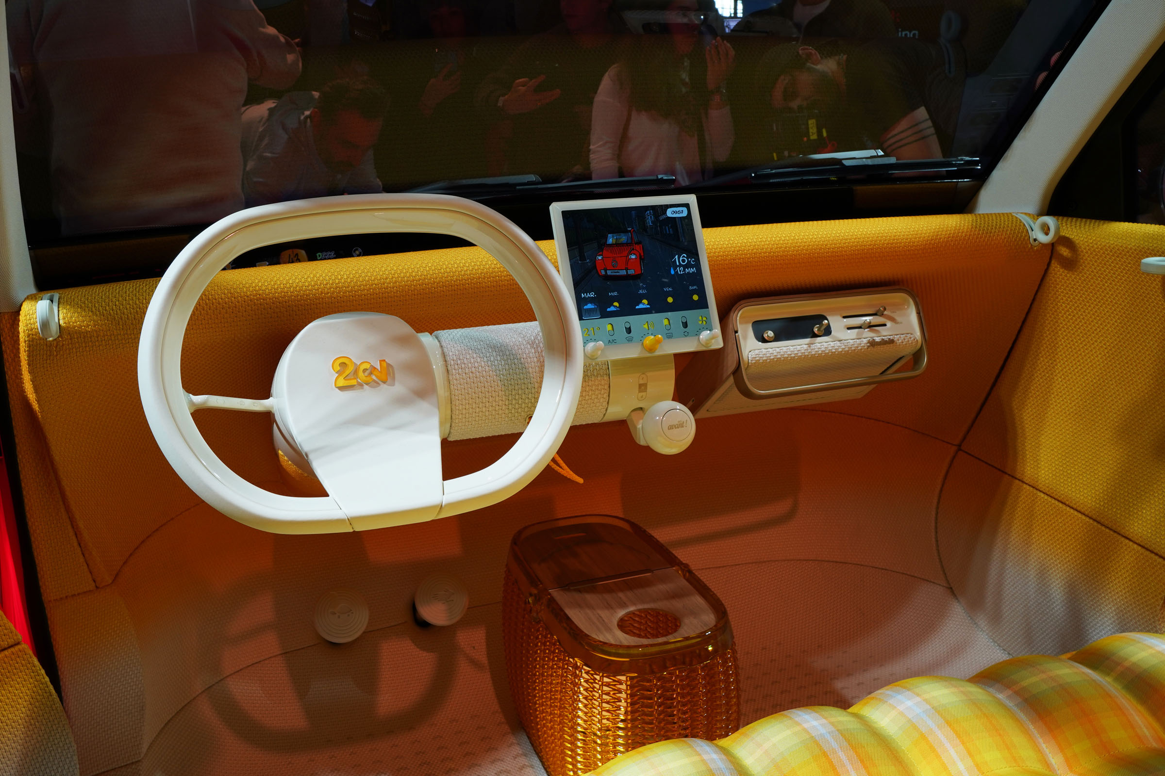 Pariser Autosalon 2026 - Citroën 2CV Concept Cockpit