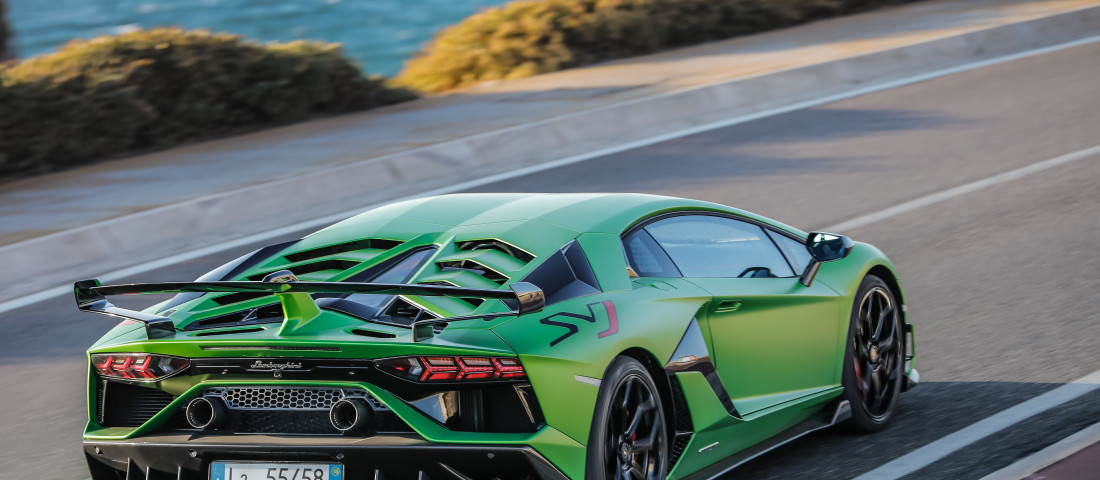 Lamborghini Aventador: dimensioni, interni, motori, prezzi e concorrenti -  AutoScout24