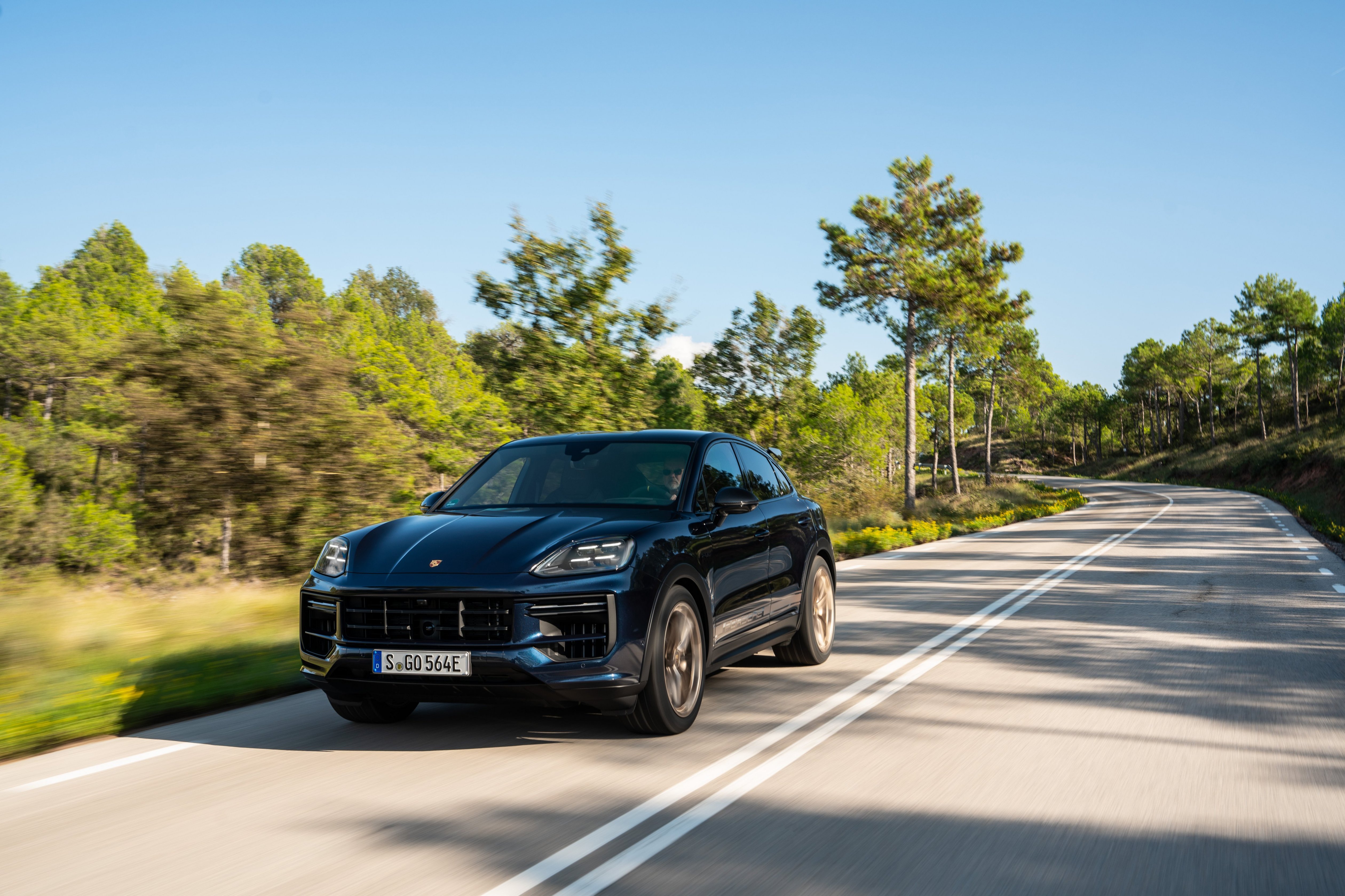 Porsche Cayenne Turbo Hybrid GT dynamisch Front