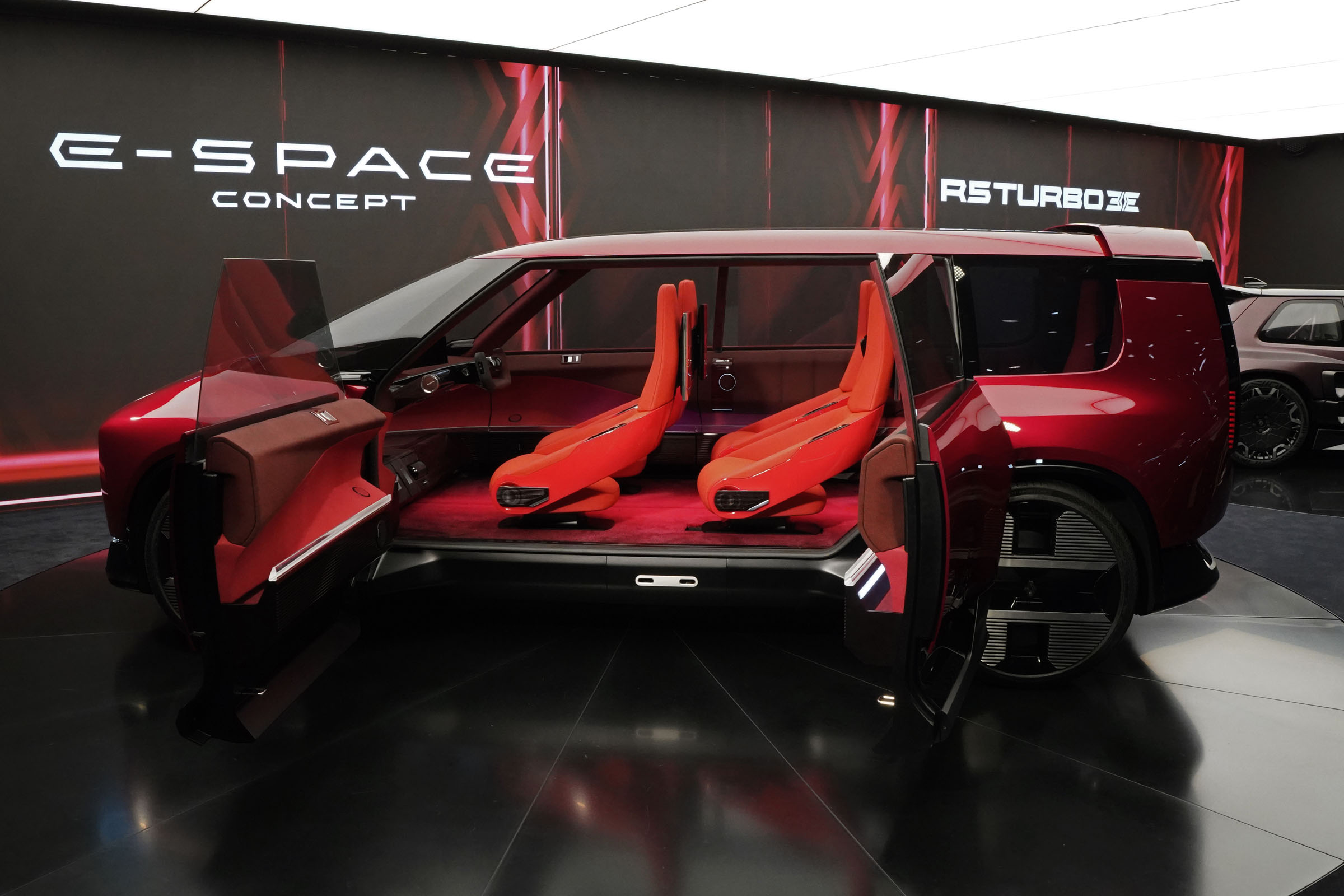 Pariser Autosalon 2026 - Renault E-Space Concept Seite