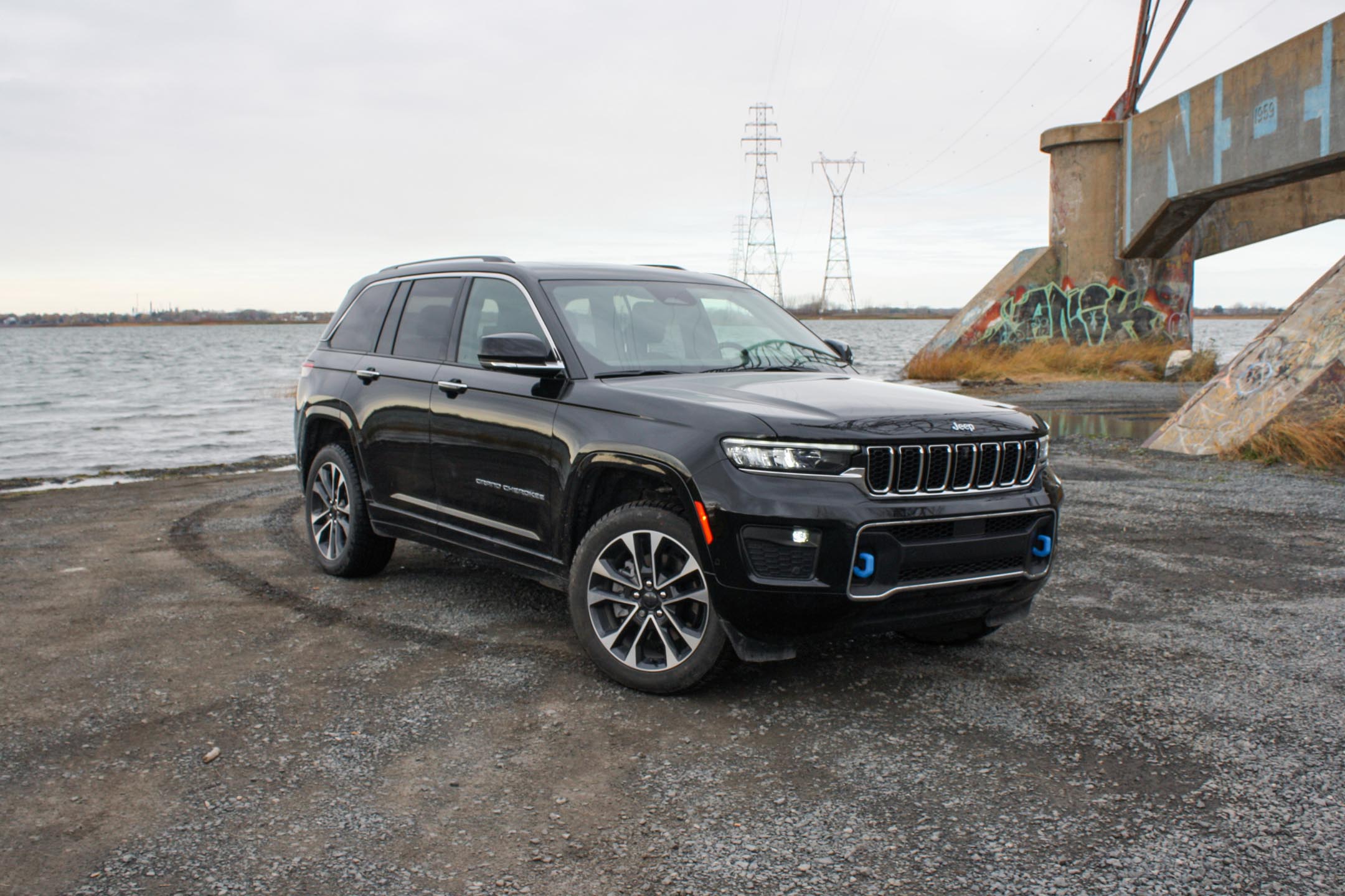 Jeep abaisse le prix du Grand Cherokee 4xe, le rendant admissible aux ...