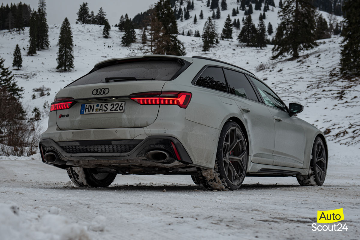 Audi RS 6 Performance rear view