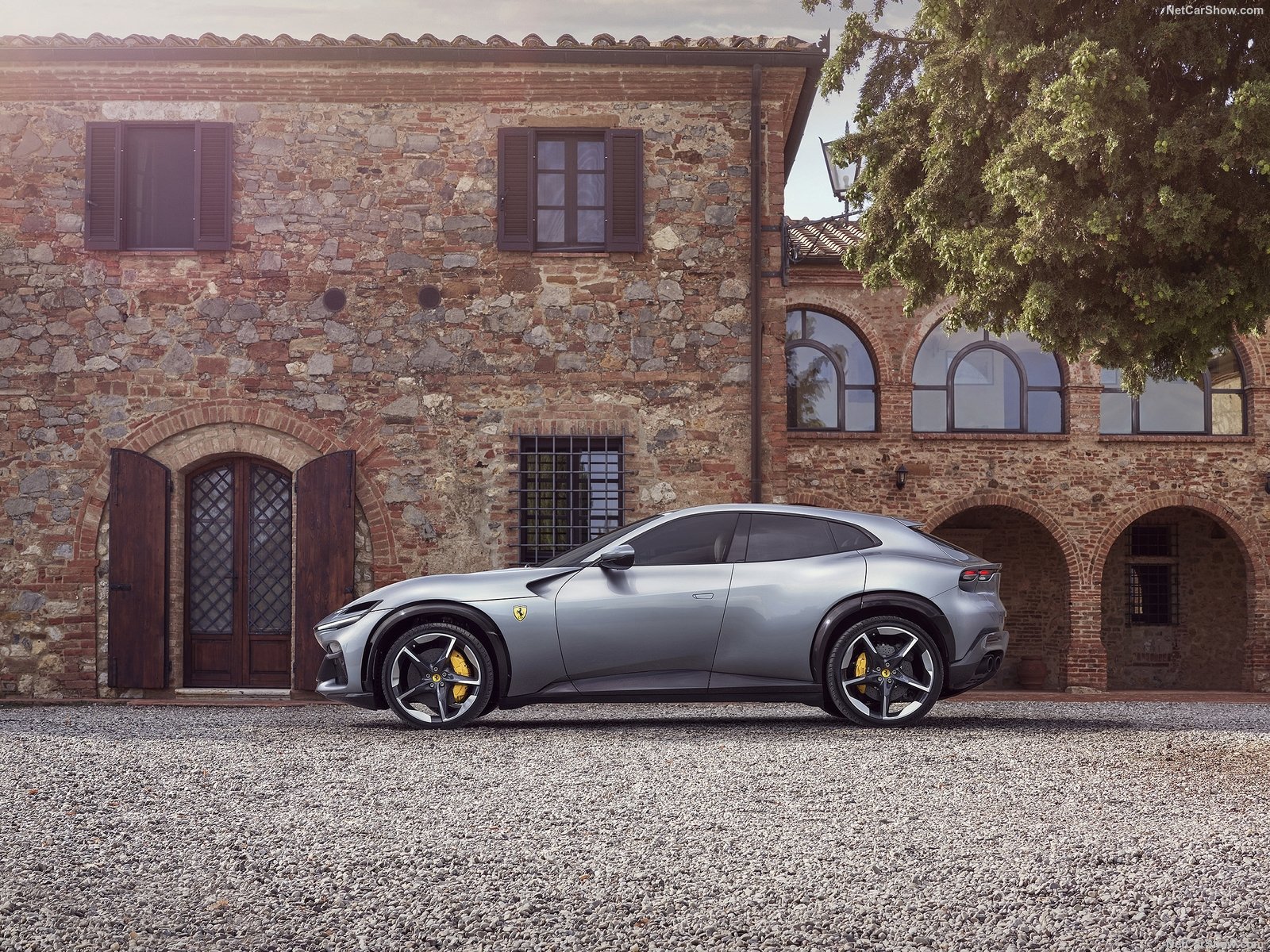 Ferrari Purosangue - info, prix, alternatives AutoScout24