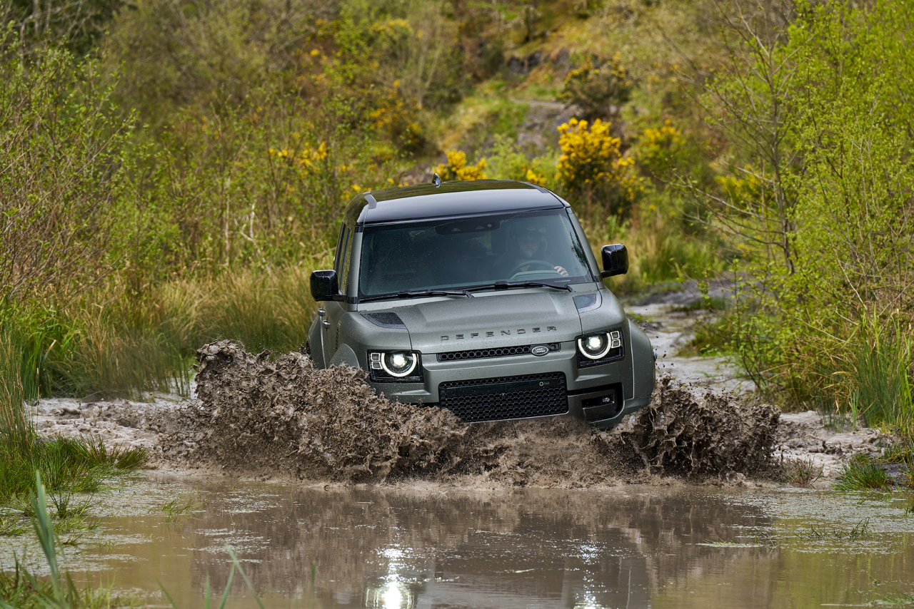 La Defender più resistente, capace e lussuosa mai creata - AutoScout24