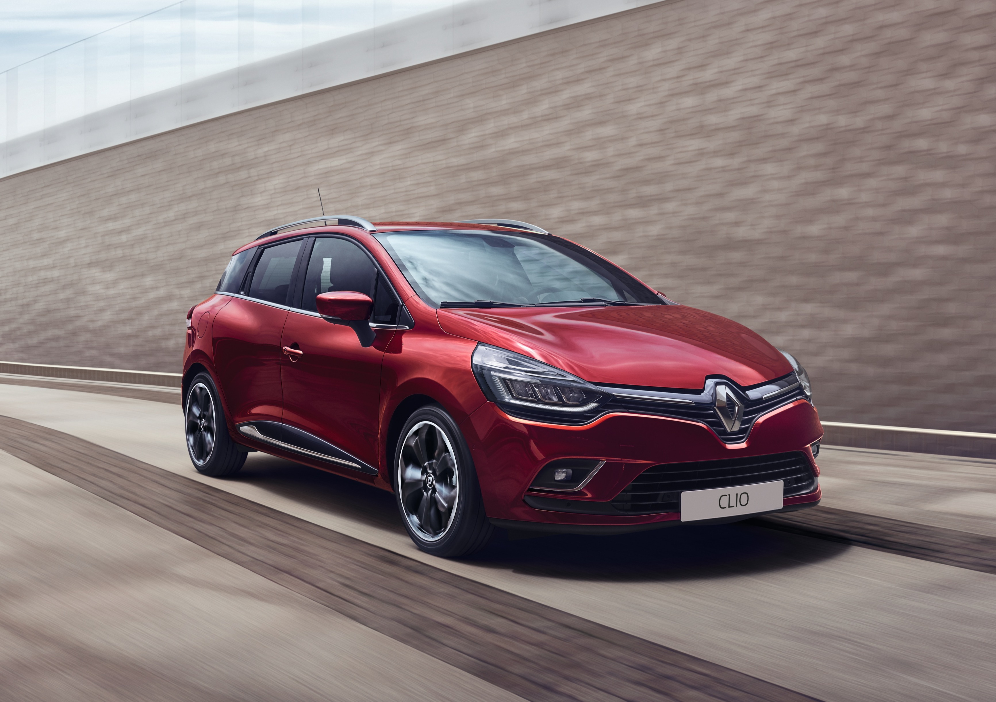 Renault legt ab April beim Clio mit dem nutzwertigeren Grandtour-Kombi nach  - Magazin
