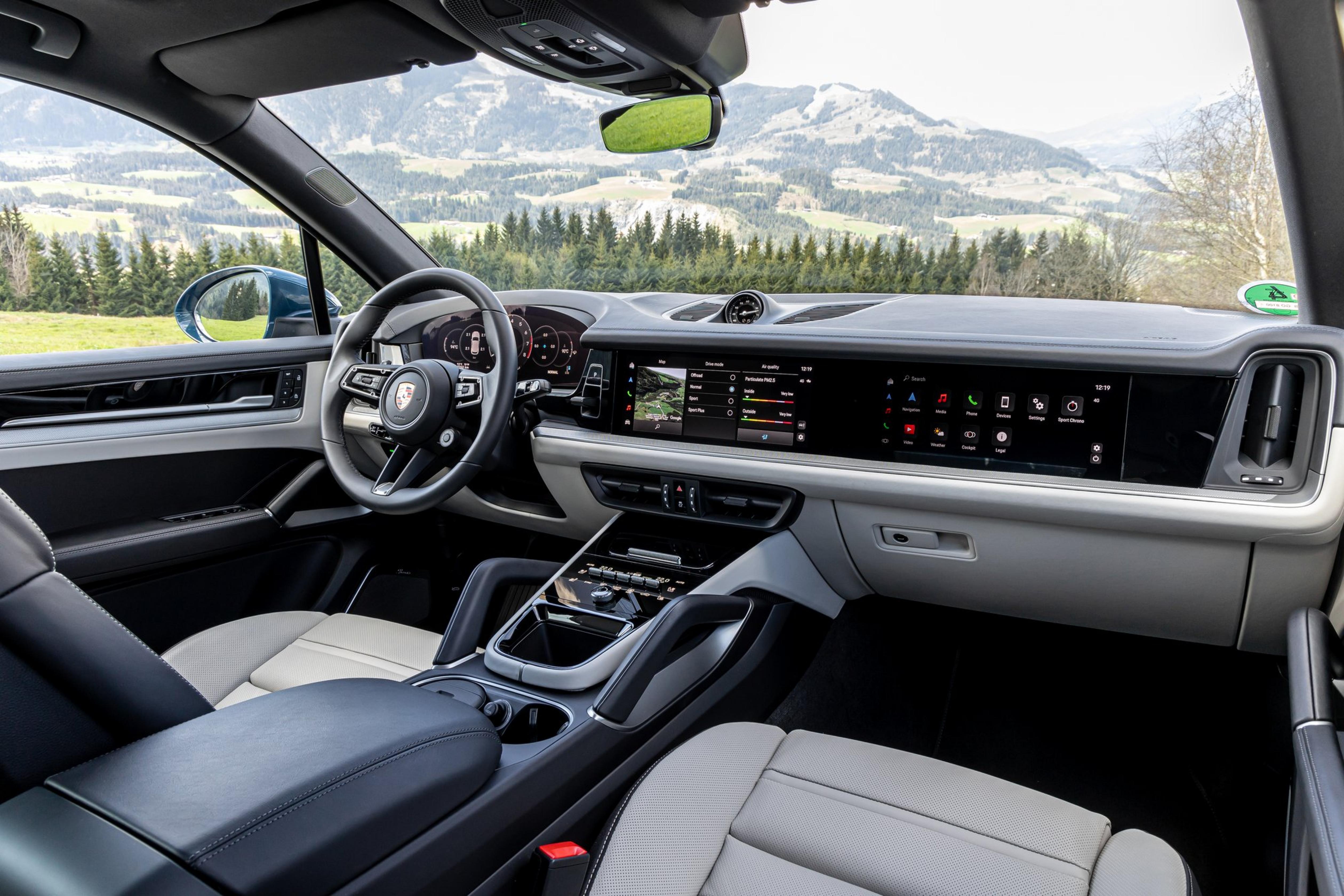 Porsche Cayenne Cockpit