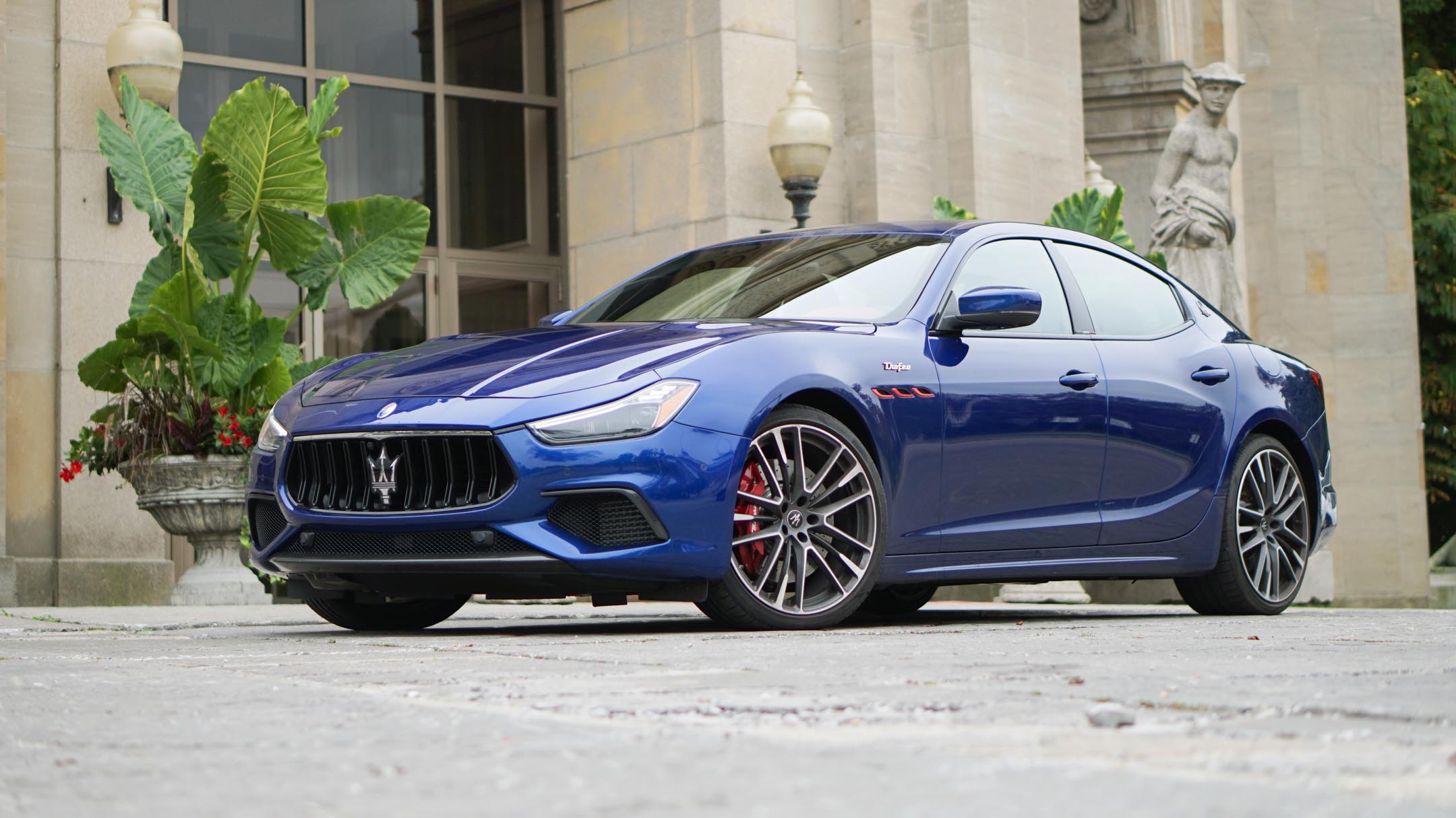 2021 Maserati Ghibli Trofeo Review - AutoTrader.ca