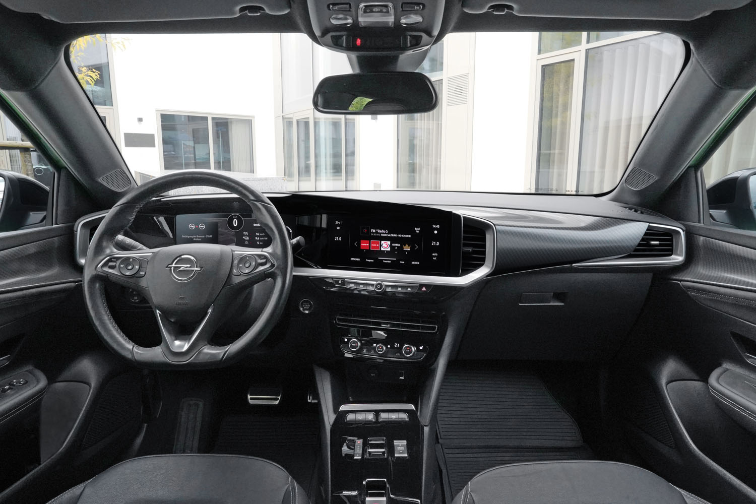 Opel Mokka-E (2022)- Cockpit