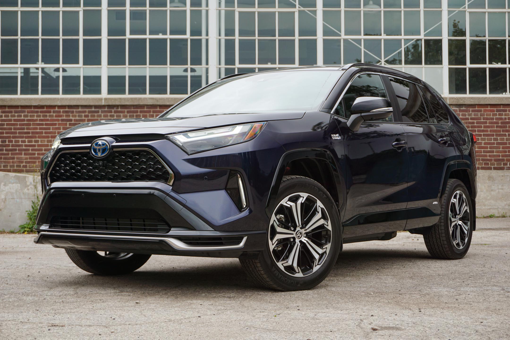 2022 Toyota RAV4 Prime Review and Video - AutoTrader.ca