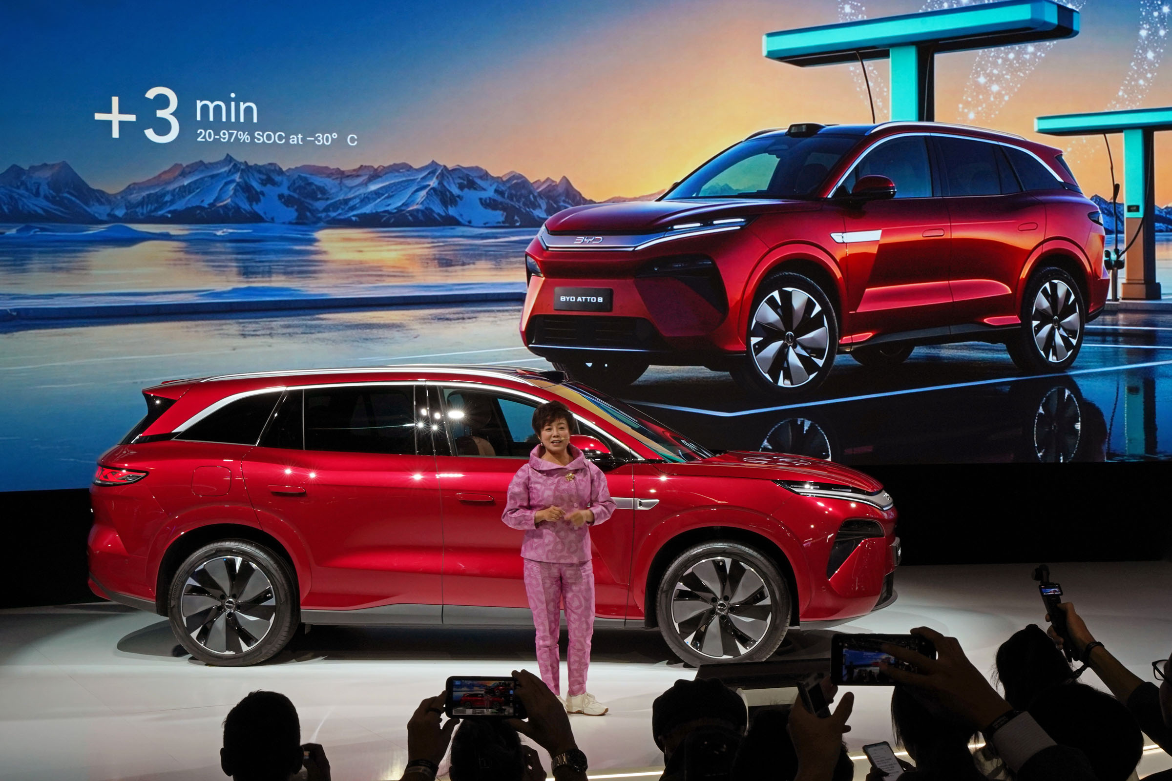 Pariser Autosalon 2026 - BYD Atto 8 Seitenansicht
