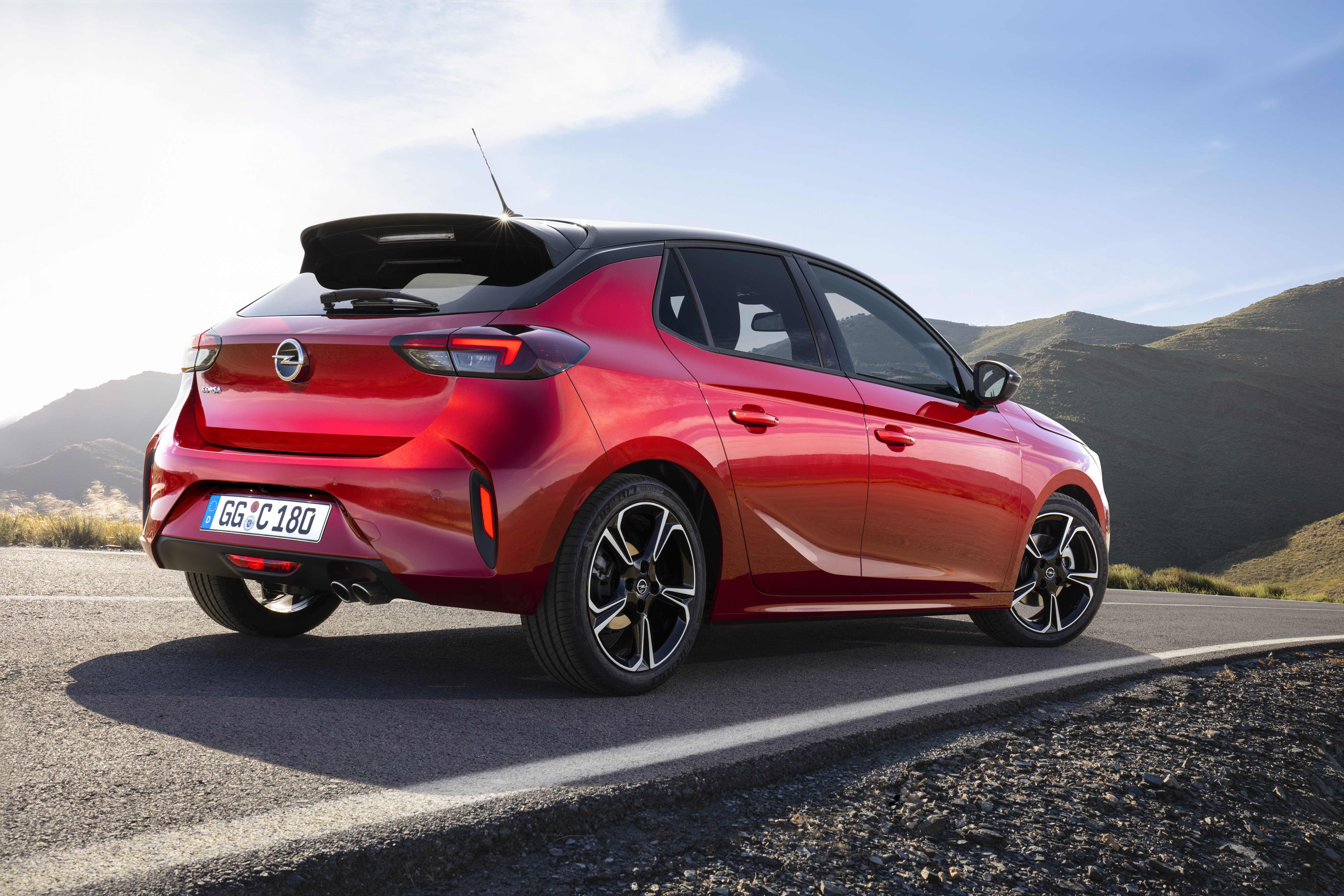 Opel Corsa: afmetingen, interieurs, motoren, prijzen en concurrenten AutoScout24