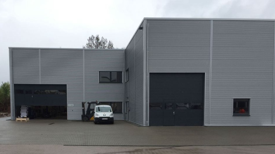 Zwei Lagerhallen in Weinstadt