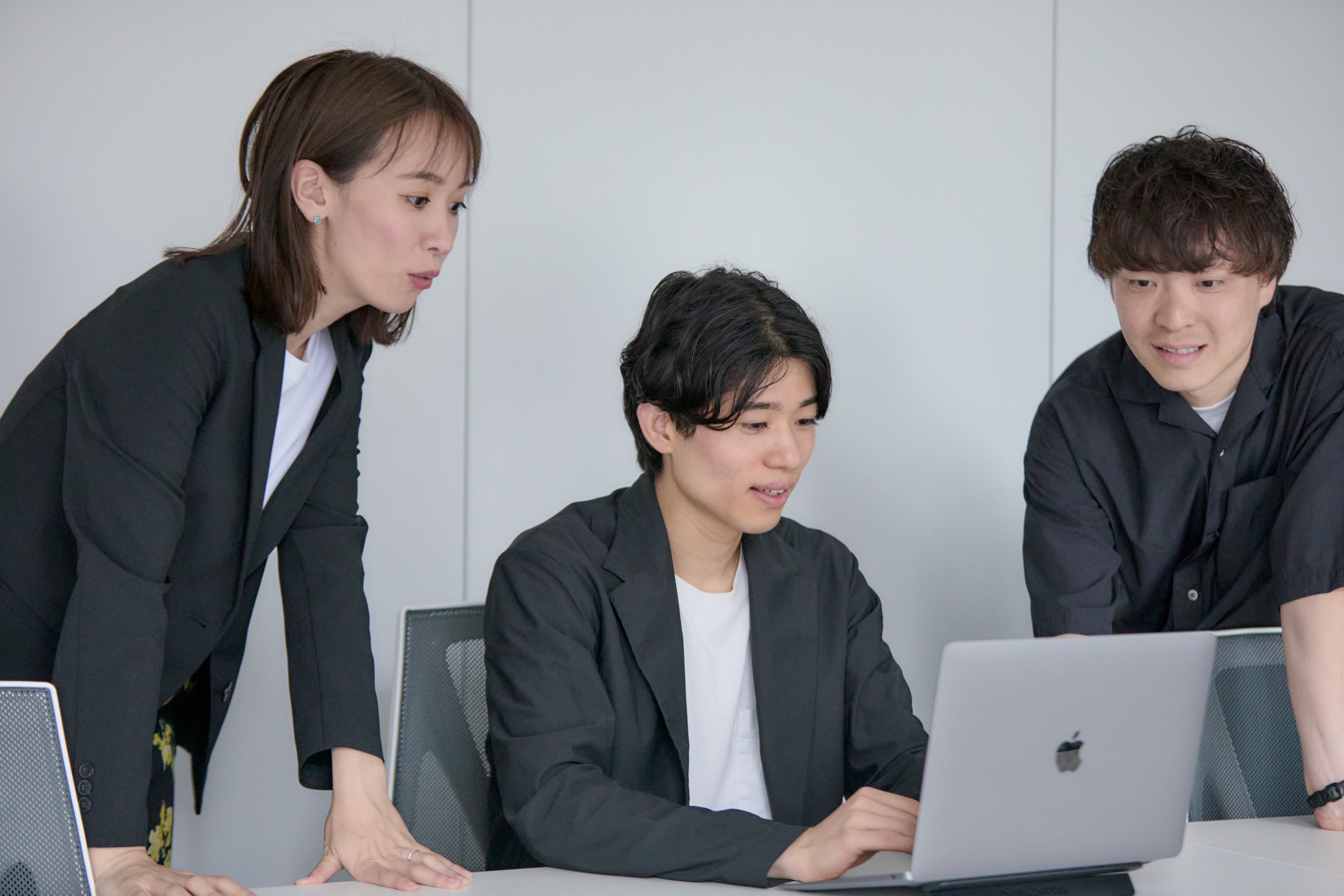 3人自然な写真 (3)