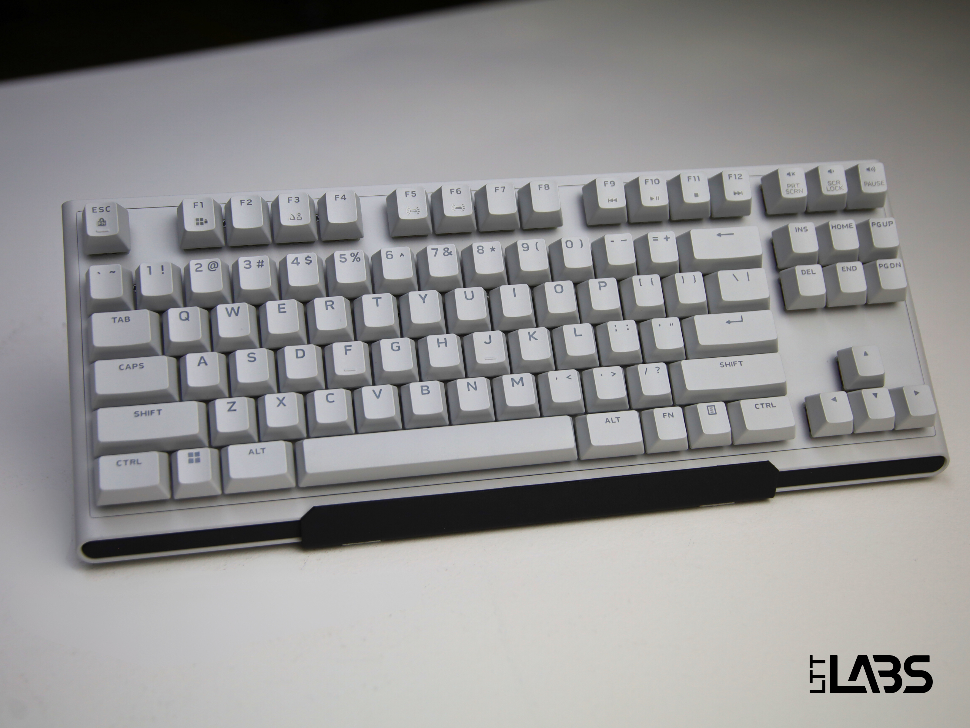 ALIENWARE TENKEYLESS GAMING store KEYBOARD AW420K