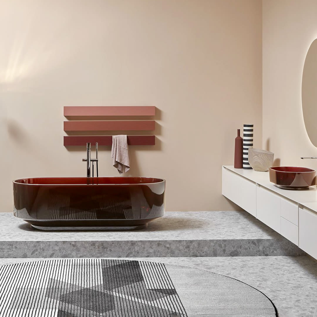 Vasche centro stanza: progettare il bagno attorno a un gesto di benessere