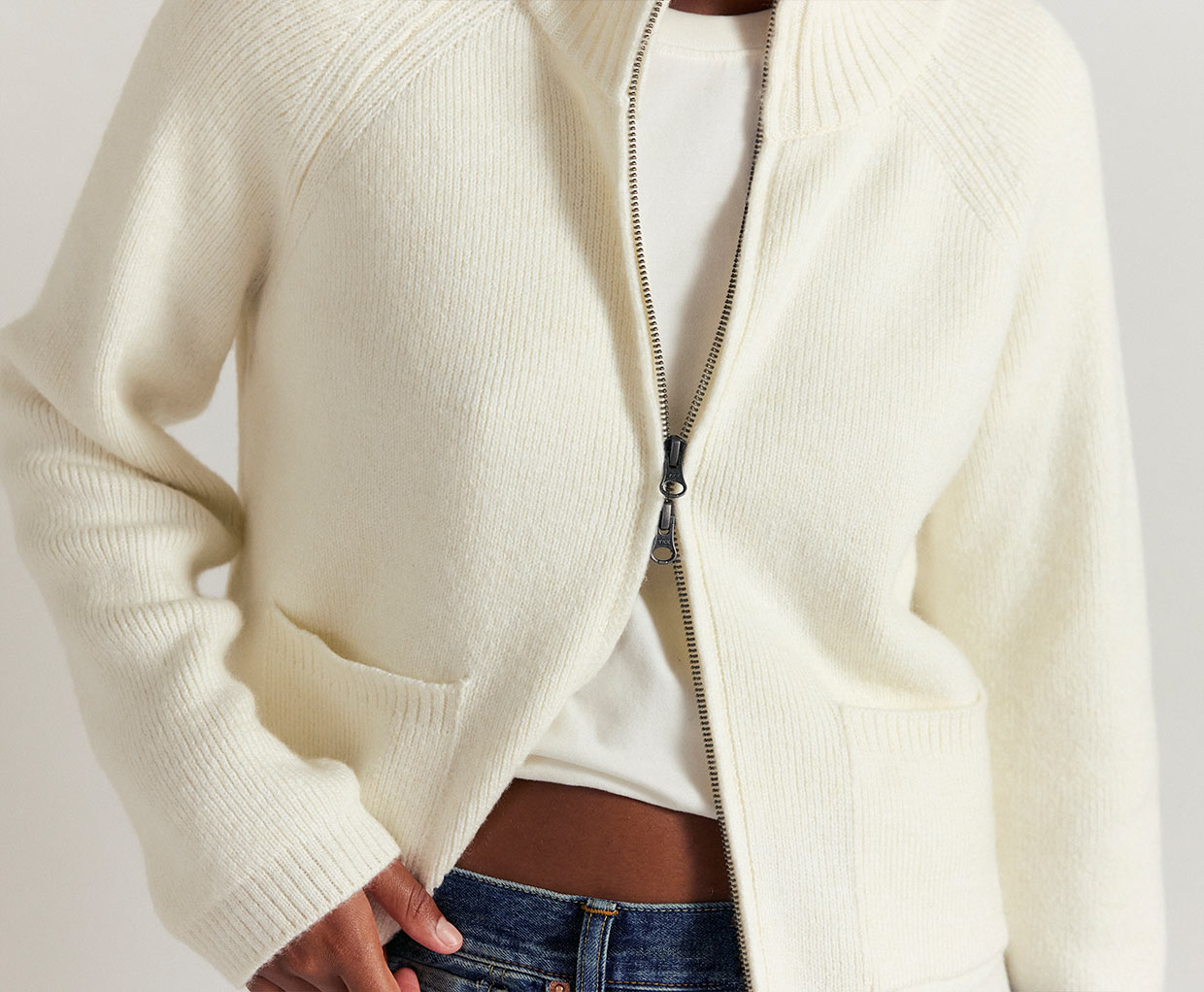 22AW MASU ZIP-UPTWINKLECOWICHAN CARDIGAN Cardigans – MOCO Boutique