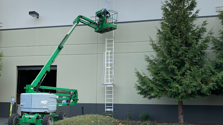 LADDER - 4280
