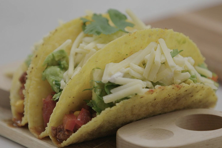 Quorn Mince Chilli Tacos by Lisa Faulkner & Stu Henshall