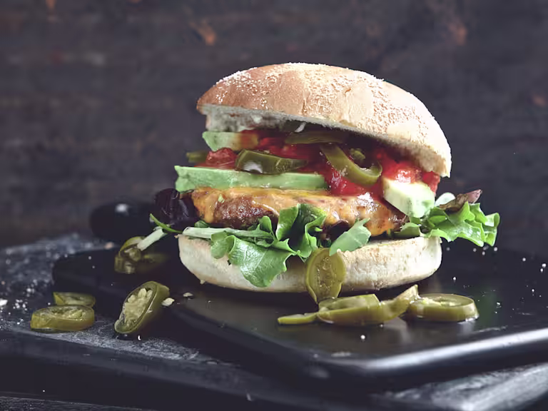 Quorn Burgare med salsa, jalapeños och smältost