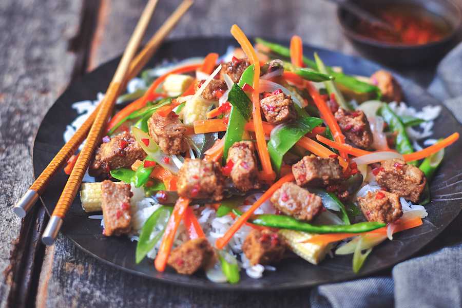 Meat Free Szechuan Stir Fry Recipe with Tasty Pieces | Quorn