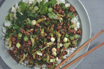 Oosters crispy Quorn fijngehakt met paksoi en basmatirijst