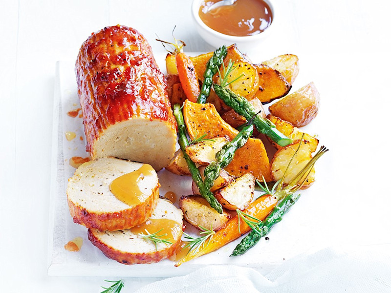 Roast Dinner with Tomato Glaze & Garlic Roasted Veggies | Quorn