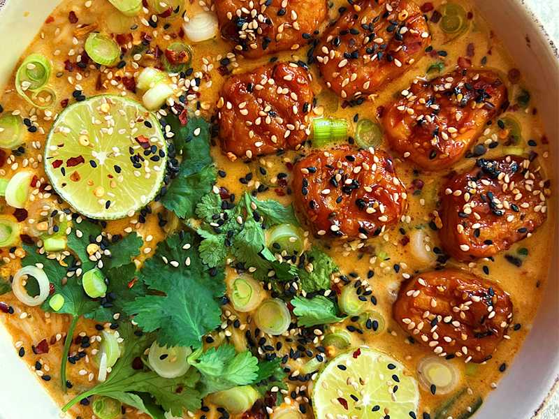 Veggie Coconut Noodle Soup with Sriracha Pieces | Quorn
